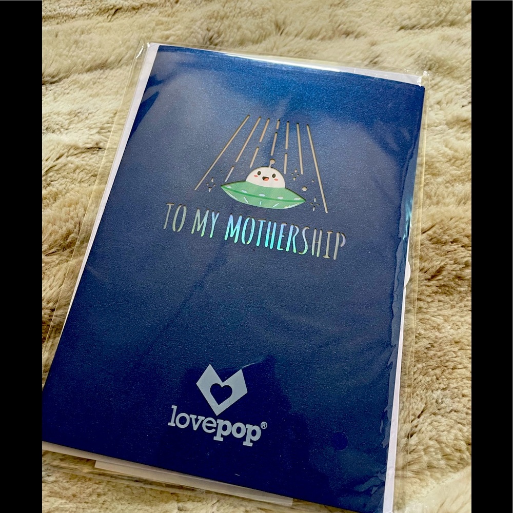NWT Lovepop mothership pop up greeting card